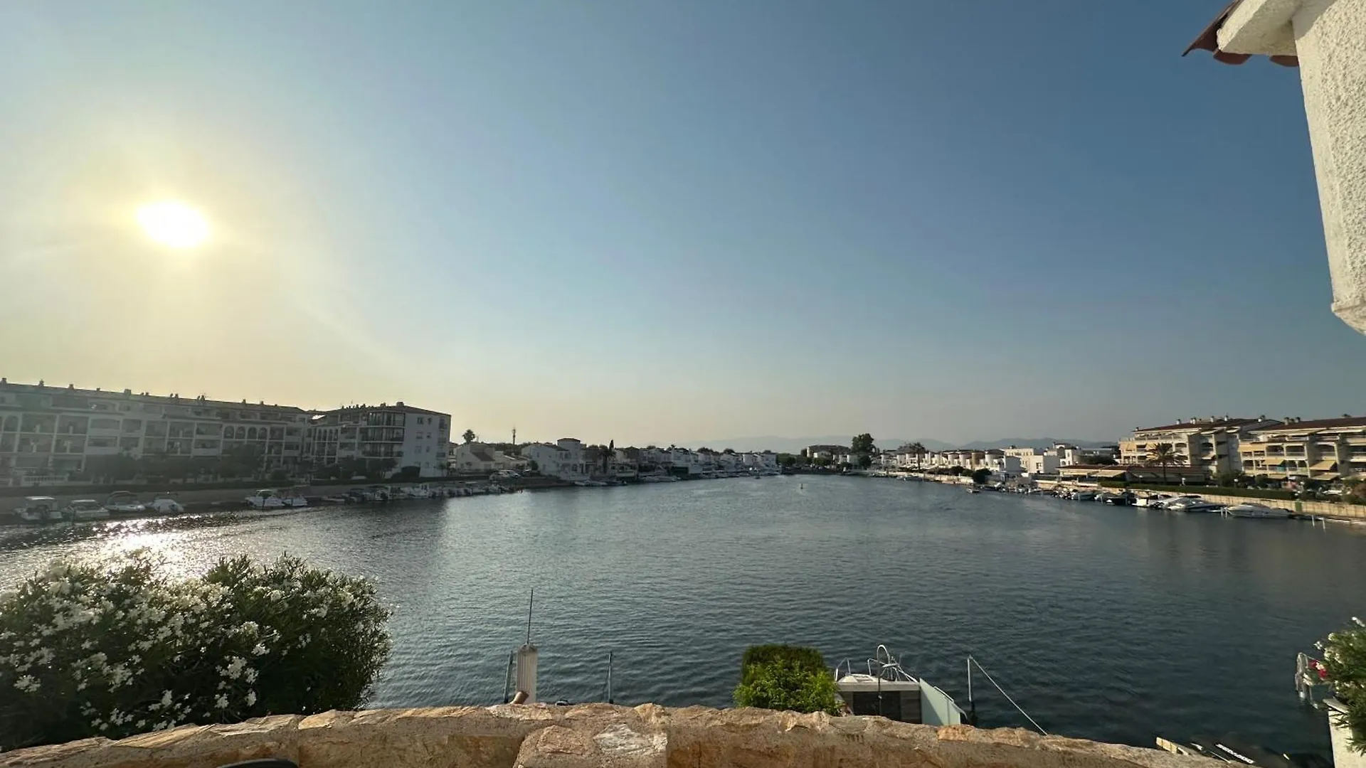 Casa Con Increibles Vistas A Canal Y Amarre 艾姆布里亚布拉瓦 西班牙